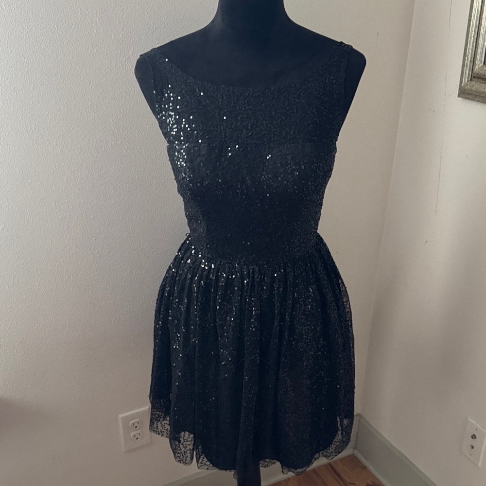 MXI Black Sequin Sleeveless Dress full bottom V back juniors‎ Sz 5/6 mini dress